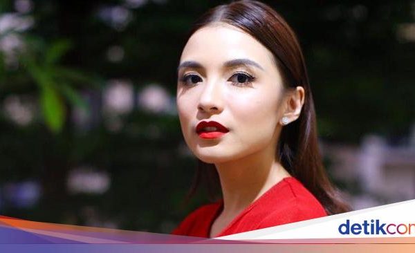 Artis Penyanyi, Asal Bandar Lampung Chelsea Olivia yang Dikena Sebagai Grup Vokal Bukan Bintang Biasa ( BBB )