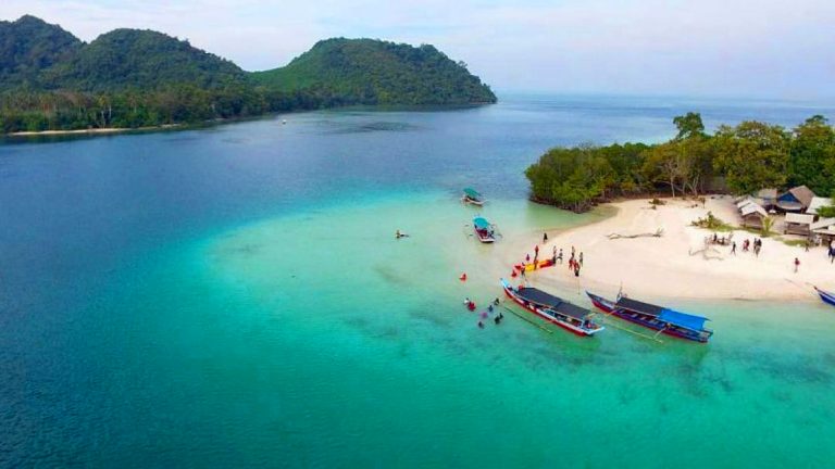 Destinasi Wisata Lampung dengan Pemandangan Luar Biasa Pulau Pahawang